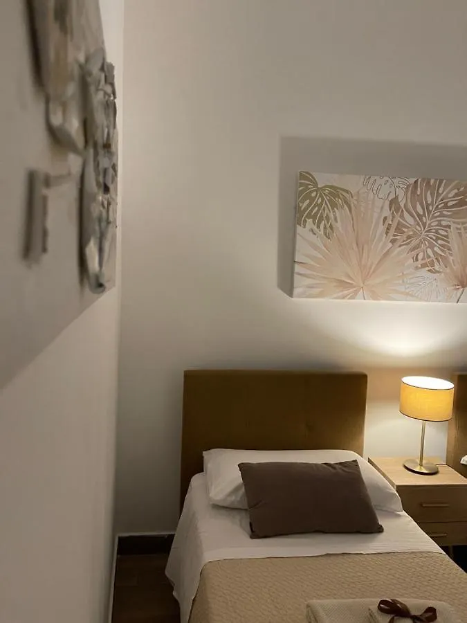 Taormina Family Apartment 0*,